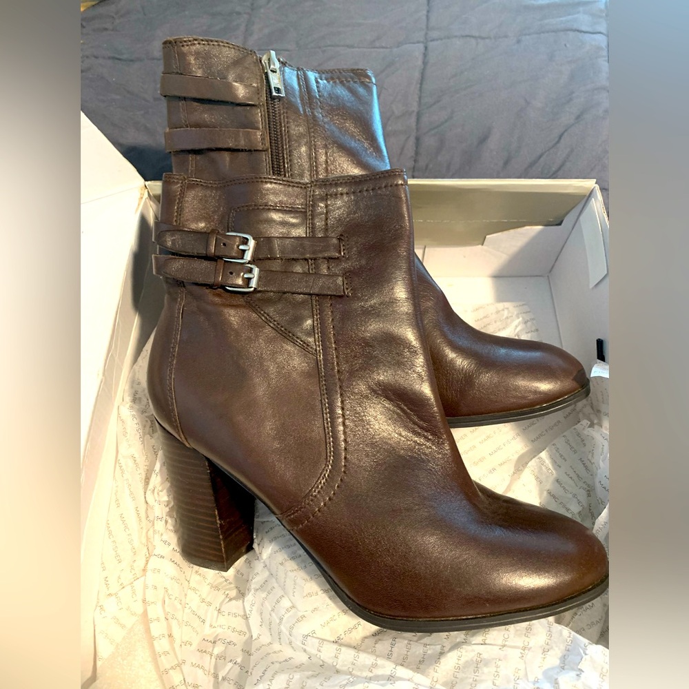 NIB Marc Fisher Kattie Dark Brown Leather Ankle Boots Size 10 Orig $149 Sell $80